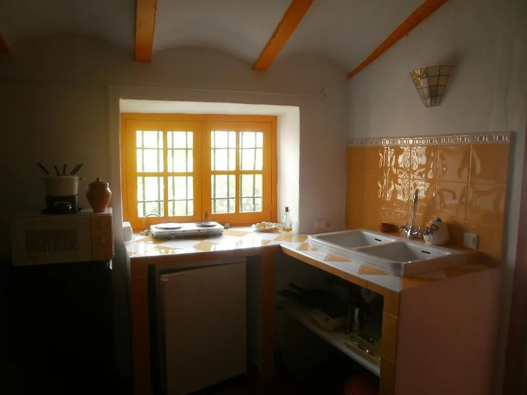 Cortijo El Pinar Guest House Montilla